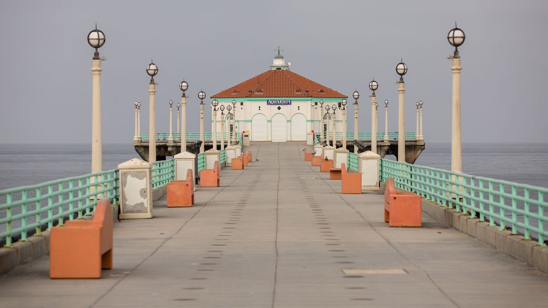 Manhattan Beach Pier looking towards the Roundhouse