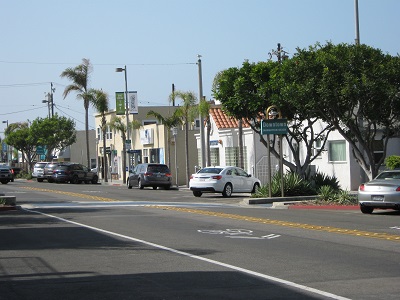 Downtown MB - South on Manhattan Avenue