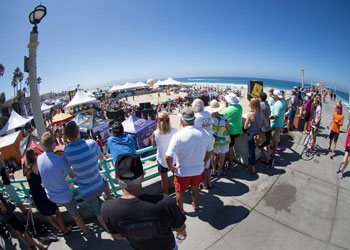 AVP-MBO-Crowd-Watching-from-Pier